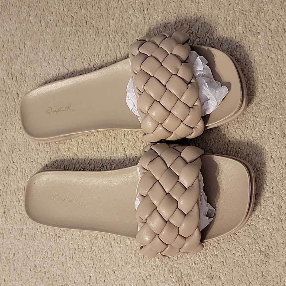 New, Pink Lily Sandals! 8.5
